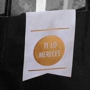 Etiquetas adhesivas cierra bolsas blancas con texto oro