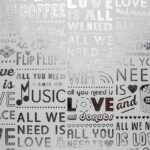 Papel regalo metalizado frase all you need is love