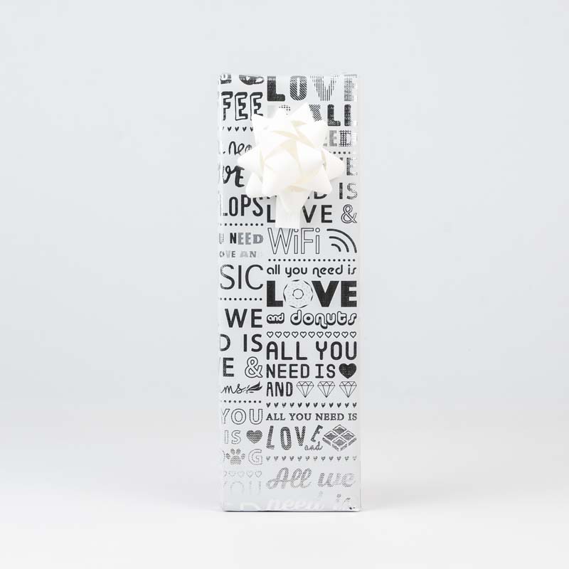 Papel regalo metalizado frase all you need is love art