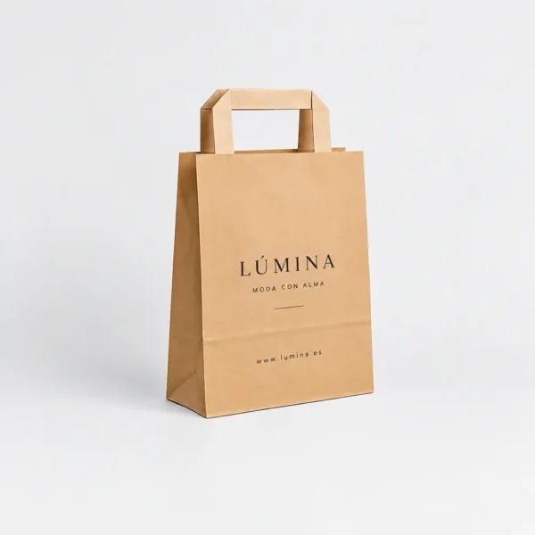 Bolsa de papel kraft personalizada con asa plana 22x10x28 cm, ejemplo Lúmina