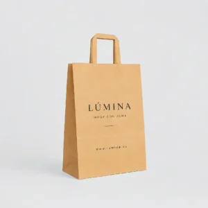 Bolsa de papel kraft personalizada con asa plana 24x11x31 cm, ejemplo Lúmina