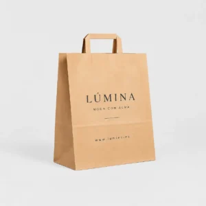 Bolsa de papel kraft personalizada con asa plana 32x16x35 cm, ejemplo Lúmina